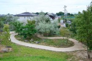 社会福祉法人　如水福祉会　
如水こども園　１年まいにちワクワクを見つけに行こう！02